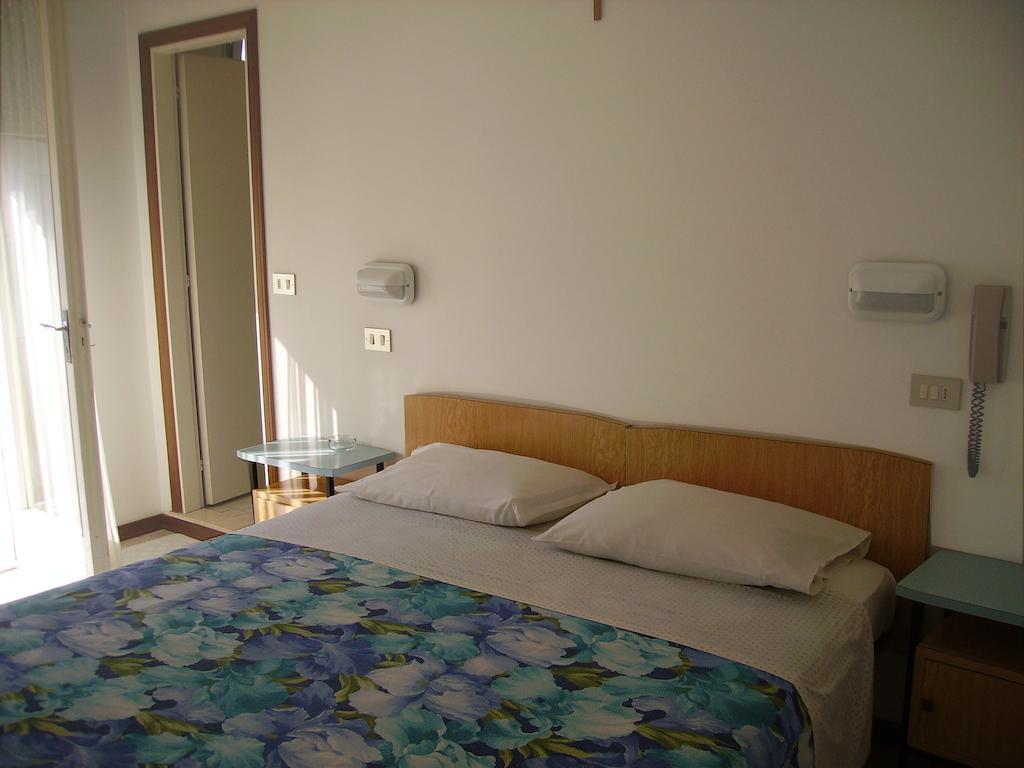 ريتشوني Hotel Villa Tua الغرفة الصورة